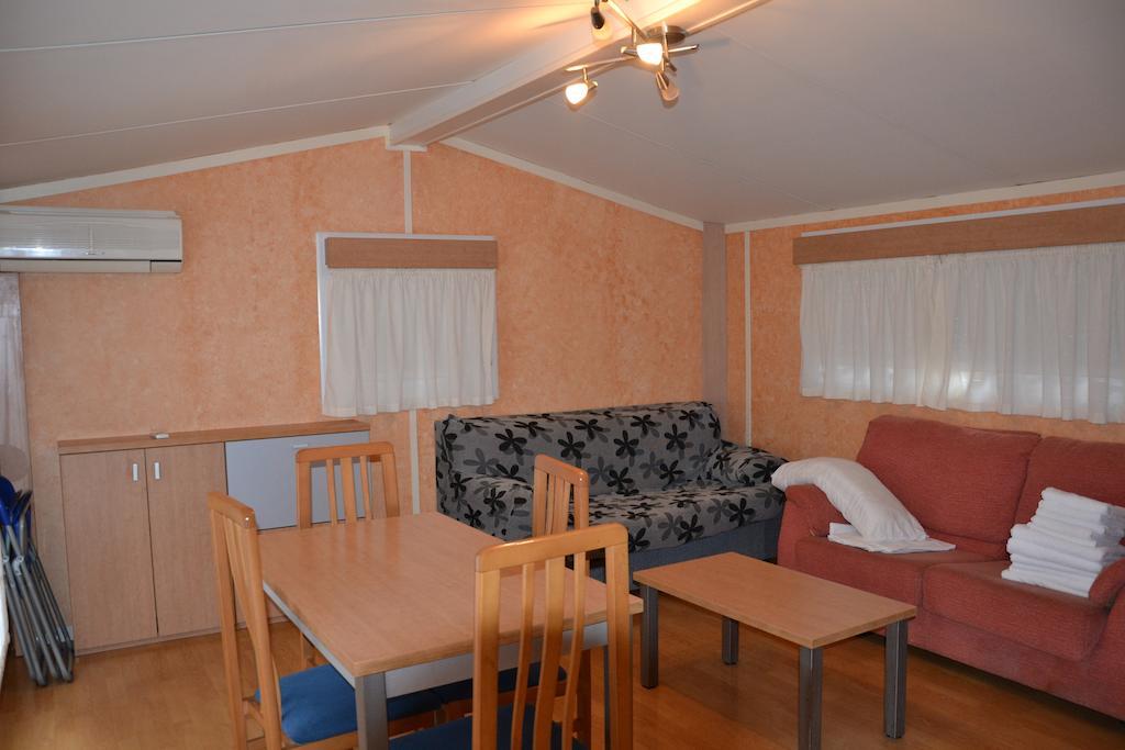 Camping Fuentes Blancas Бургос Экстерьер фото
