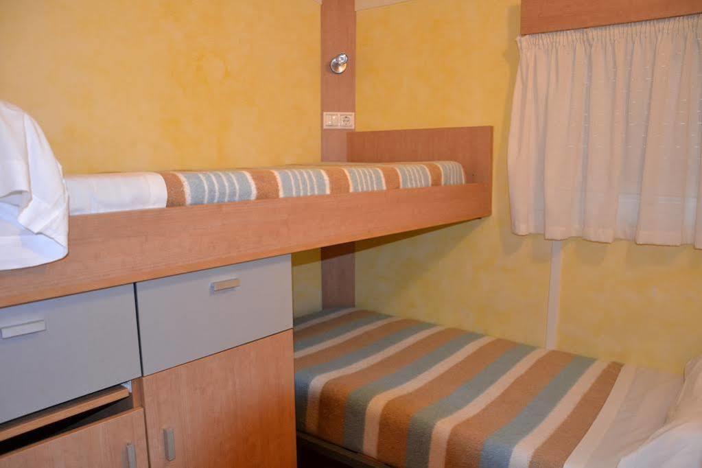 Camping Fuentes Blancas Бургос Экстерьер фото